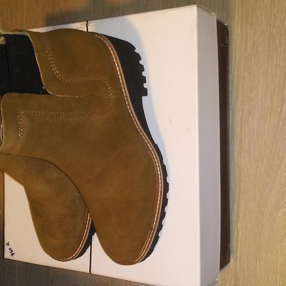Dolce Vita Huey H20 Dk Brown Women Boots - Size 8.5
